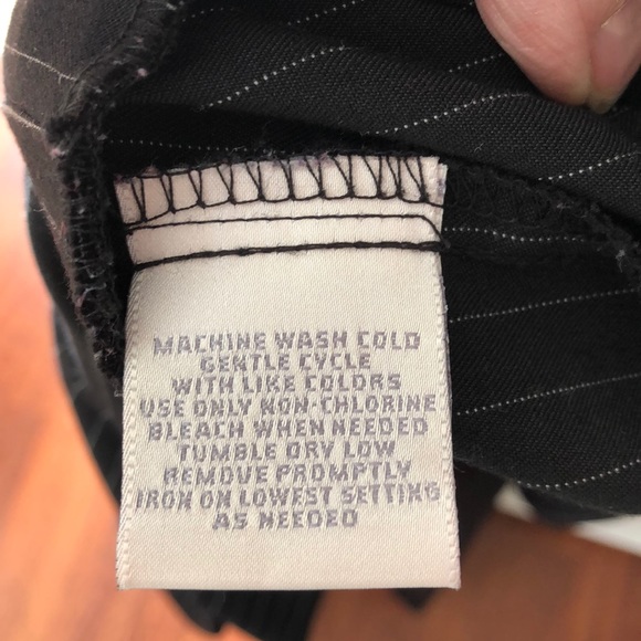 Worthingthon Woman stretch pinstripe black pants. Runs small. - Picture 4 of 8